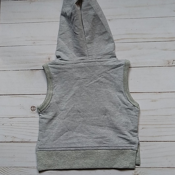 0-3month Little Bipsy hooded pull over vest - Picture 2 of 3